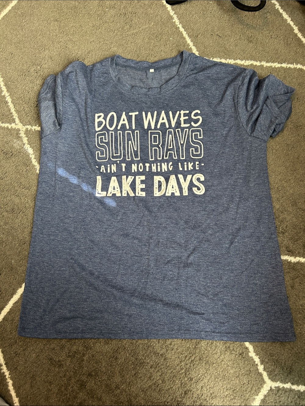 Lake Days Graphic Tee in Heathered Blue